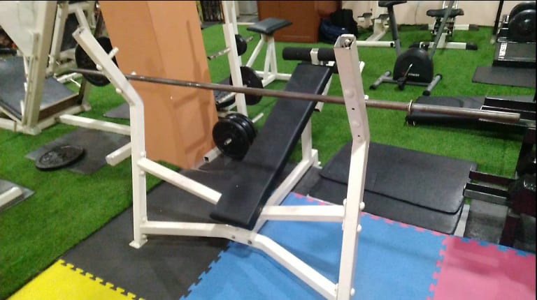 Bench press at Eagle Gym Center